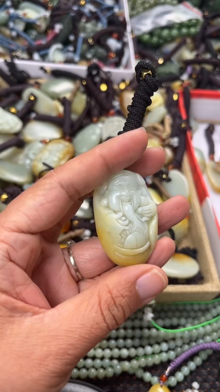 【闪购商品】和田玉颈饰未镶嵌多样性发货没有证书拍一发一有瑕