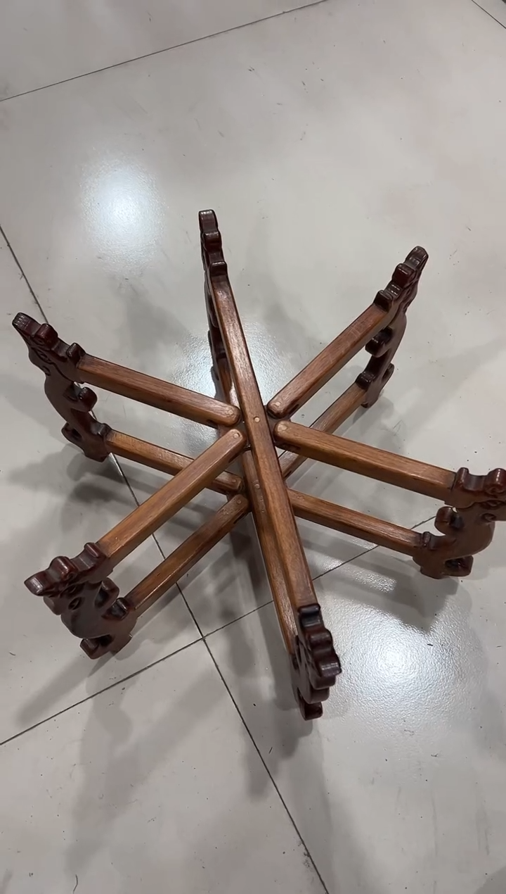 凤头六足笔洗架1