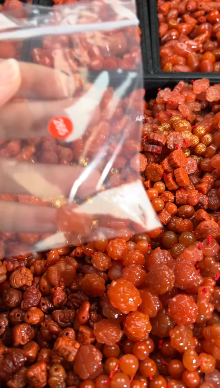 【闪购商品】南红玛瑙颈饰未镶嵌1