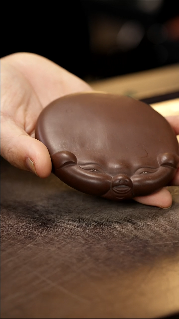 扁猪盖置雕塑茶宠