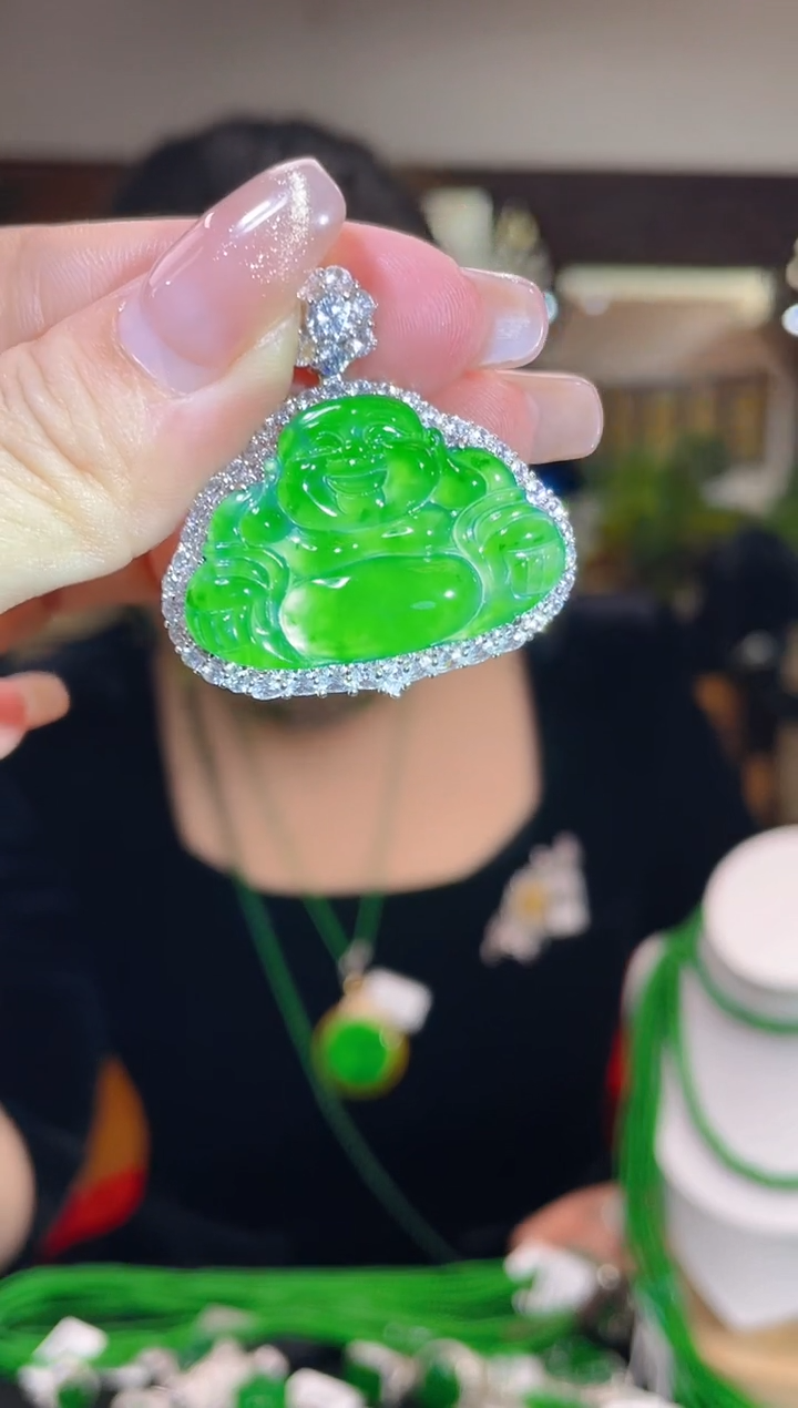 【闪购商品】翡翠吊坠(不含链)未镶嵌多样性发其一