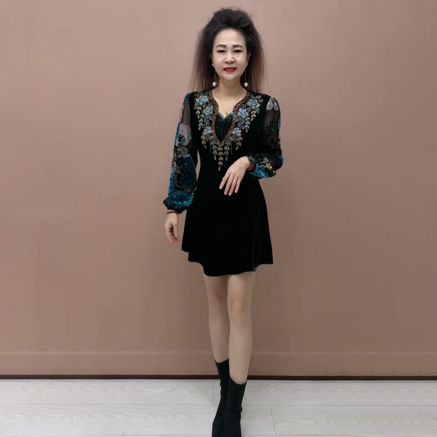 阔太太高档时尚气质减龄小个子妈妈装大码镶钻丝绒旗袍中长连衣裙