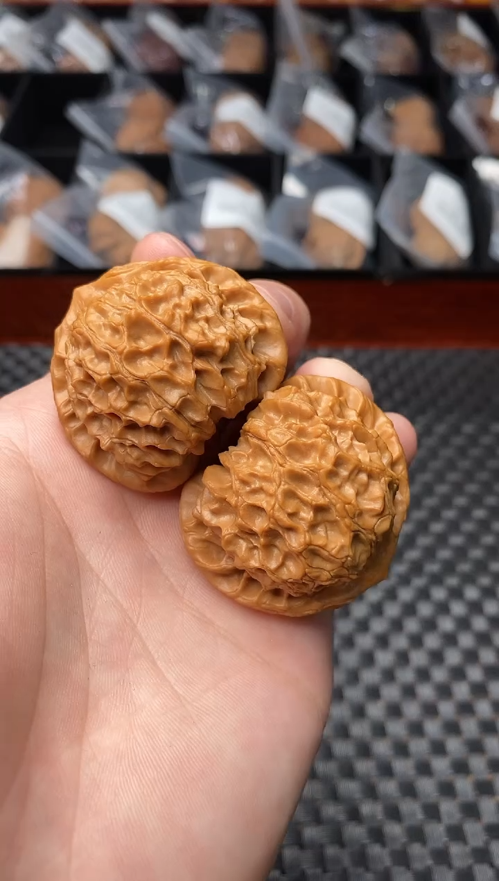 把件文玩核桃微微修朝阳沟角蛙41尺