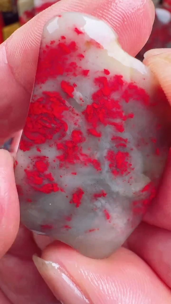 昌化鸡血石昌化田黄鸡血石