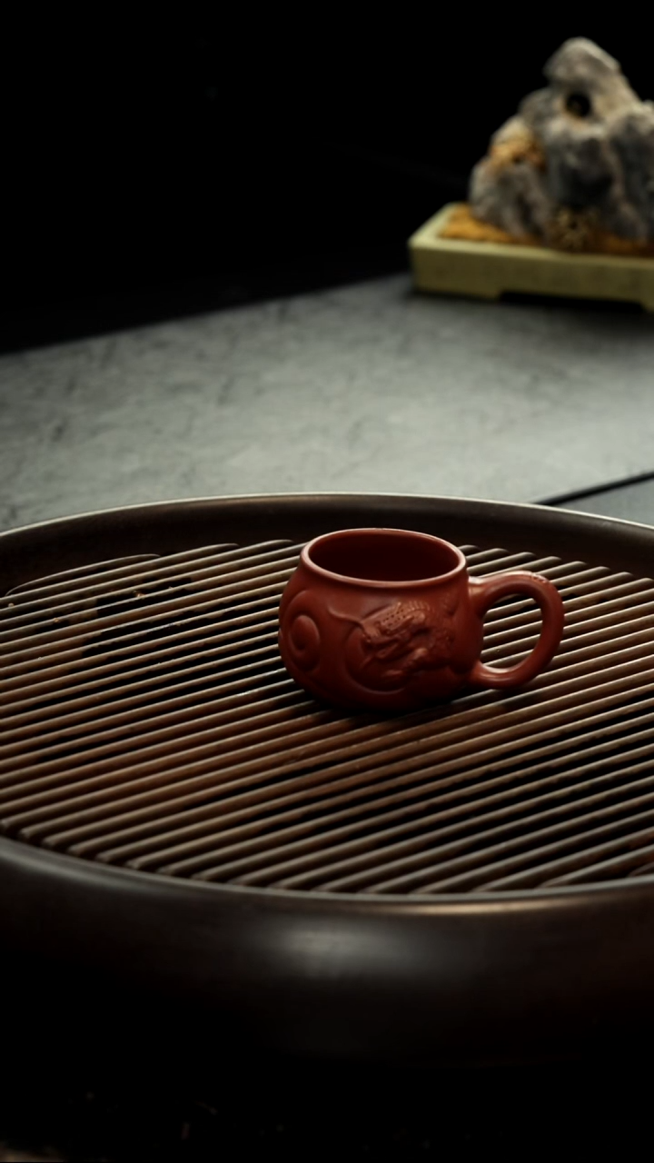 茶壶紫砂朱泥 鱼化龙带把主人杯