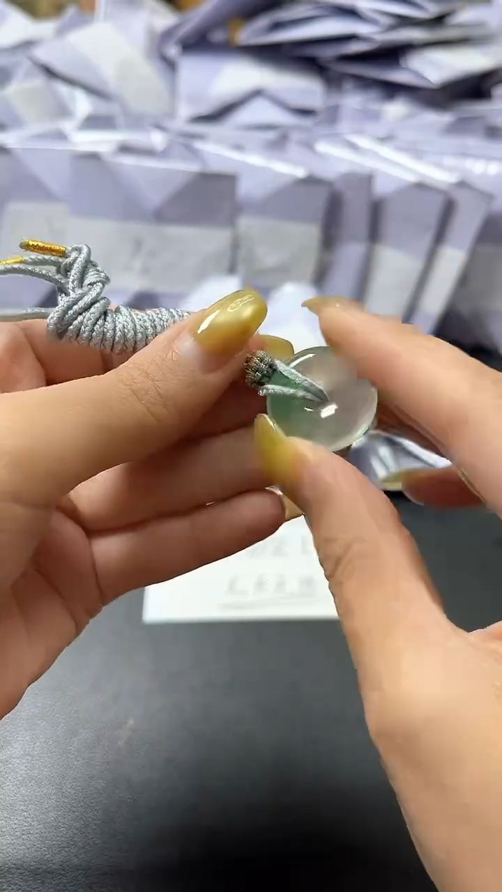 翡翠未镶嵌颈饰时尚女士精品吊坠