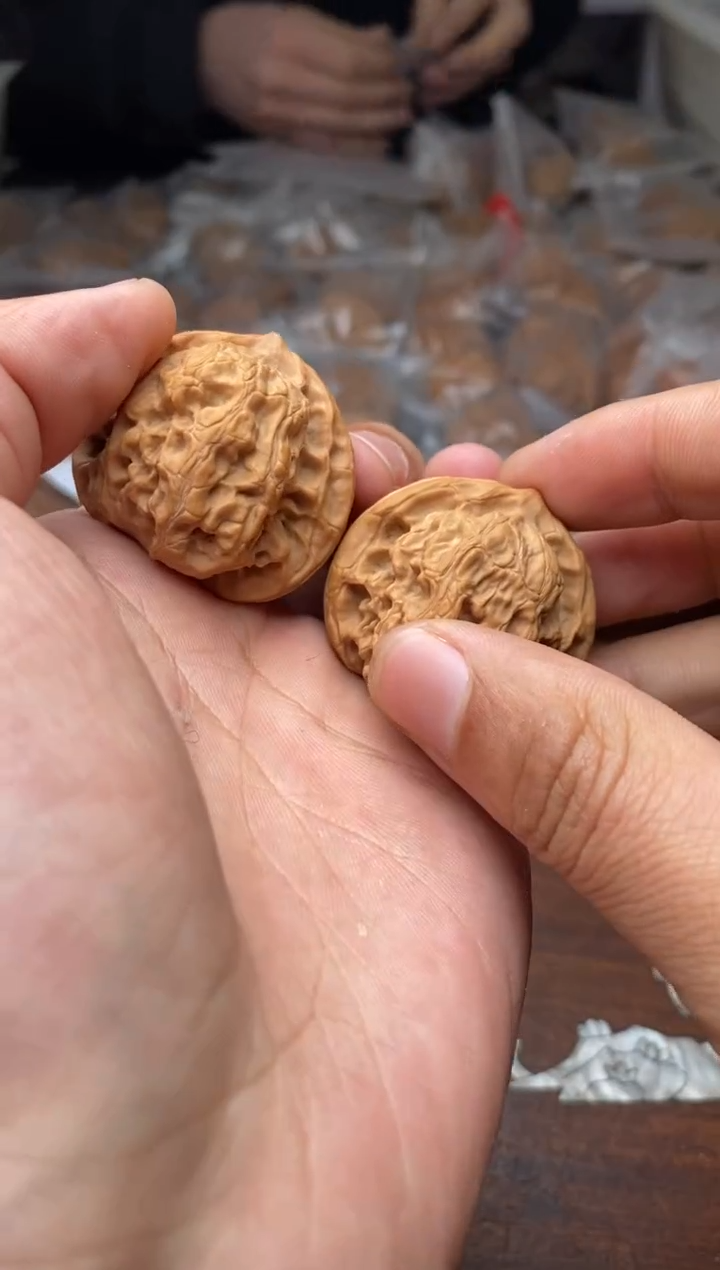 【闪购商品】文玩核桃把件A109号37尺梨木台