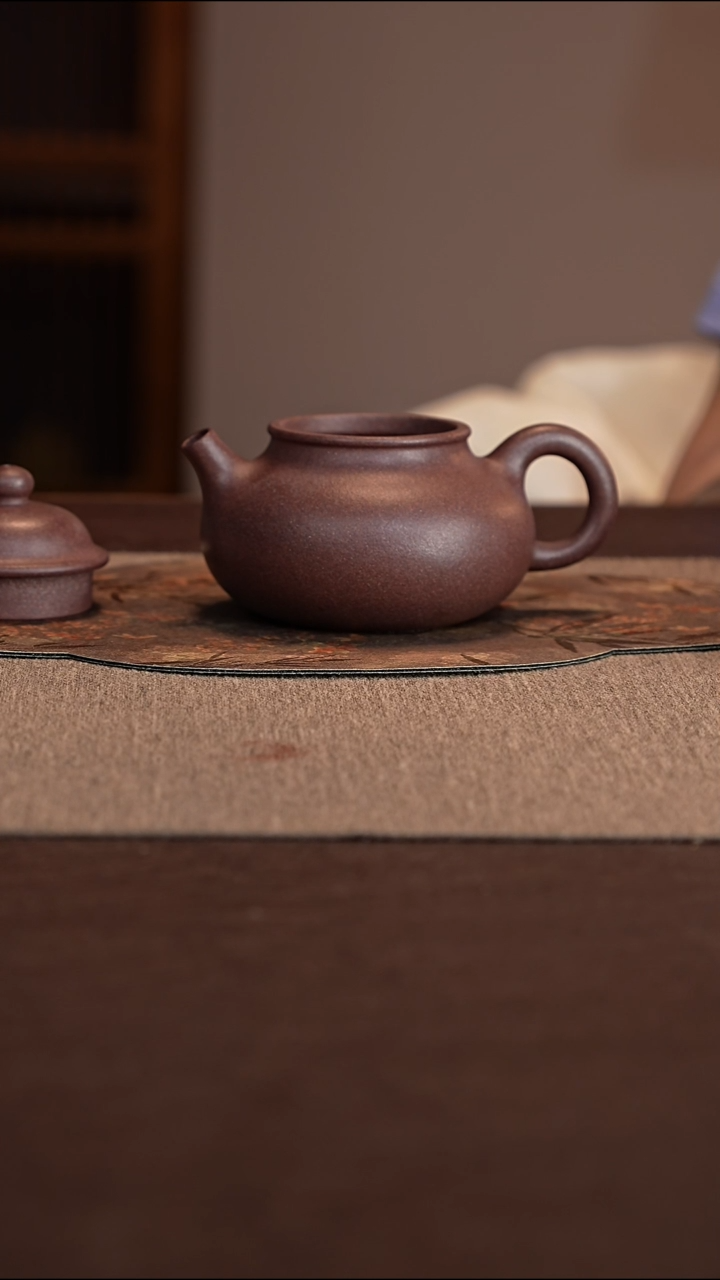 茶壶紫砂桃花泥容天