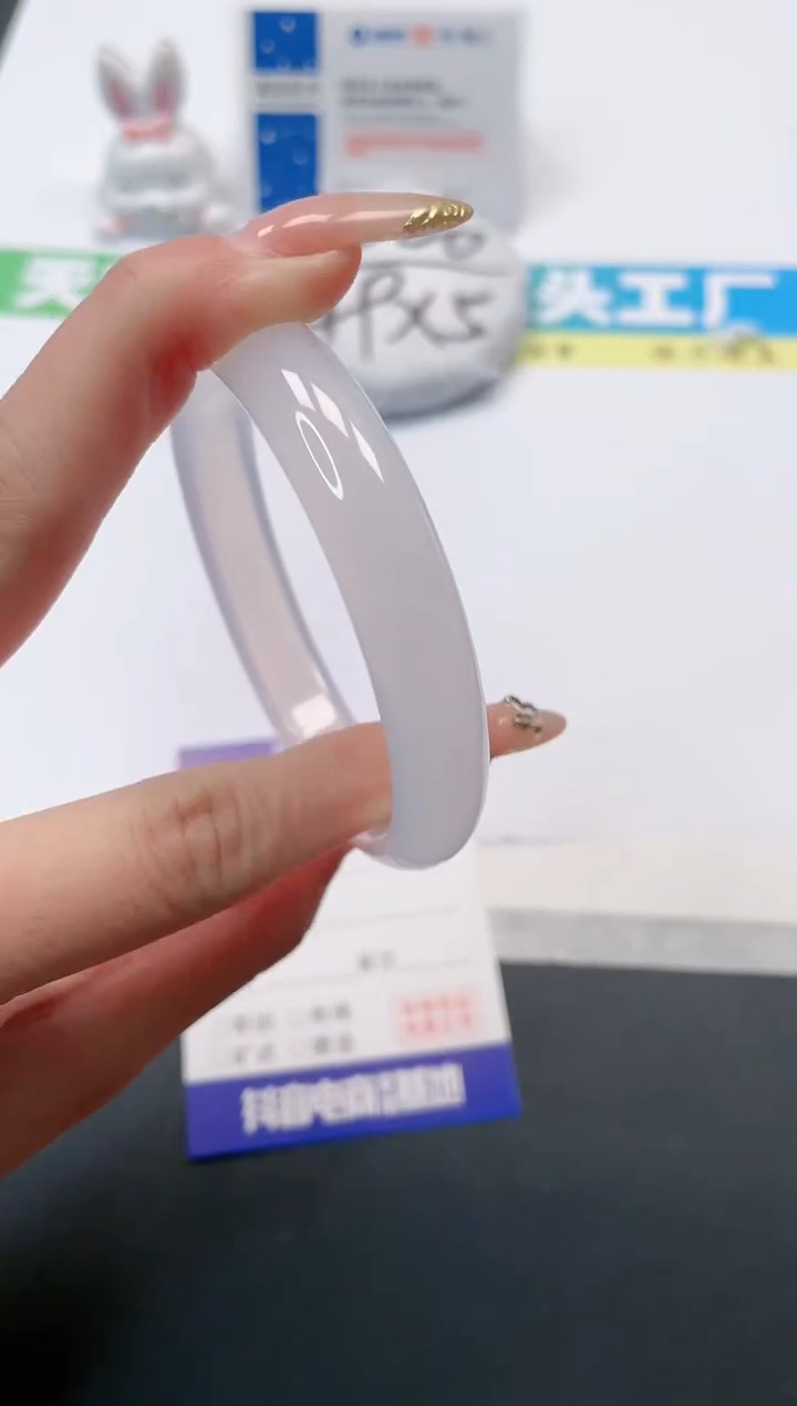 【闪购商品】石英质玉手镯未镶嵌32-59