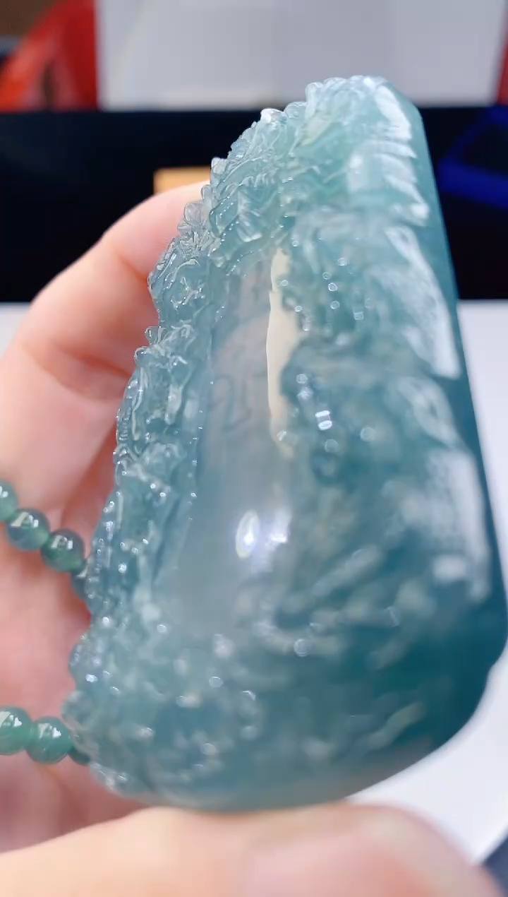 颈饰未镶嵌翡翠    