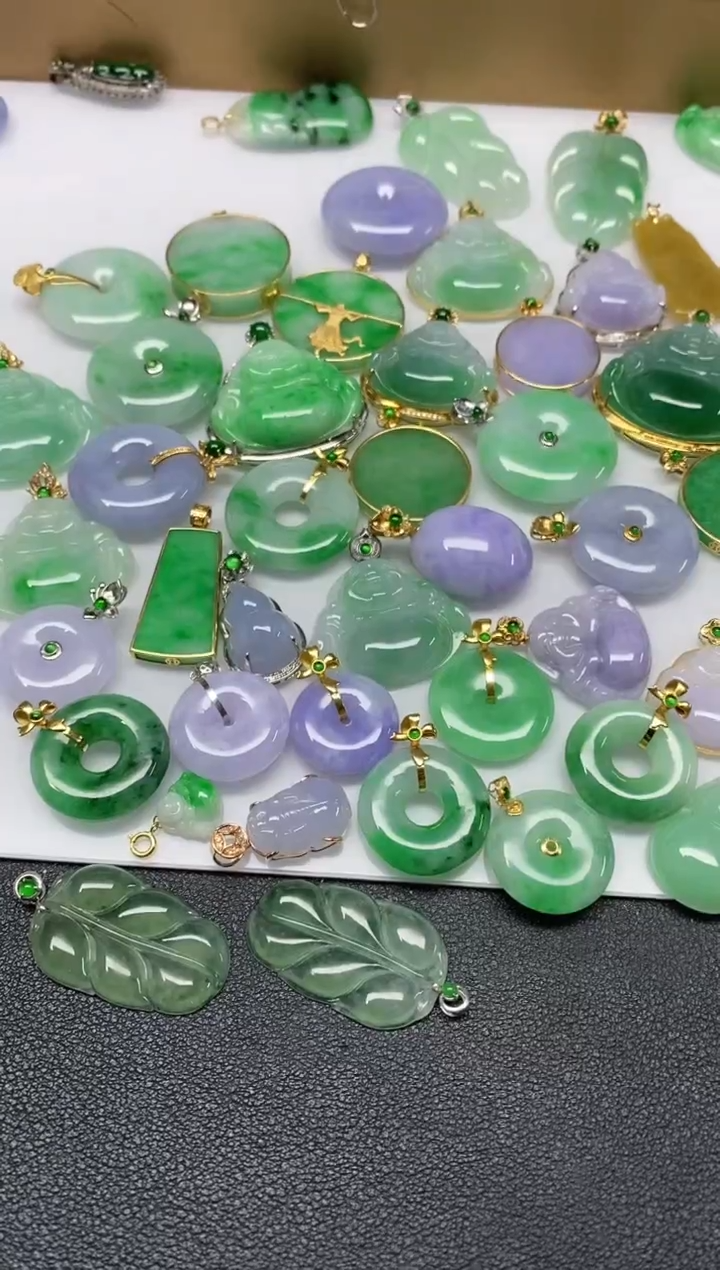 【闪购商品】翡翠吊坠(不含链)18K金镶嵌叶子