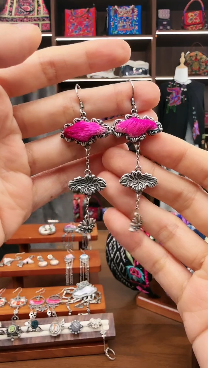 织绣28蚩梦苗族古绣