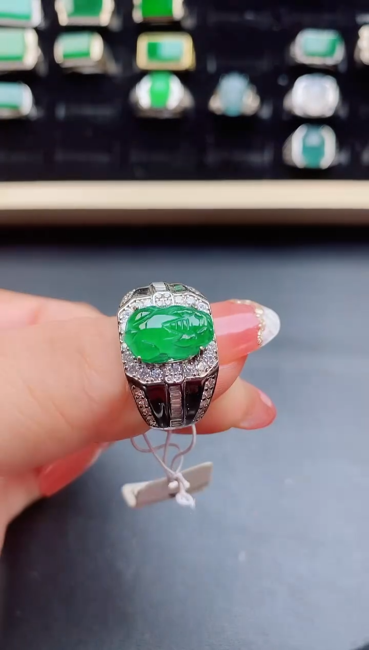 【闪购商品】翡翠戒指银S925镶嵌5085