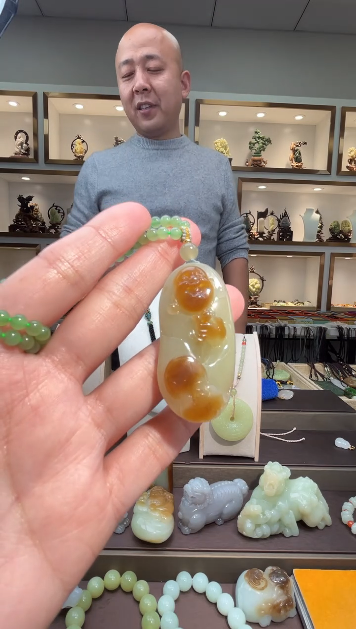 颈饰未镶嵌和田玉苏