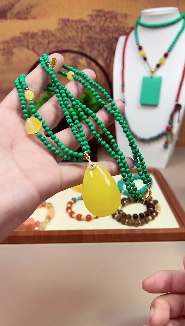 14K金镶嵌颈饰蜜蜡X48