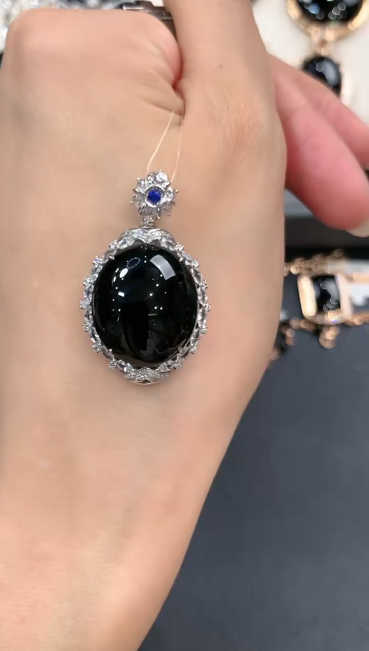 翡翠18K金镶嵌吊坠(不含链)q31          