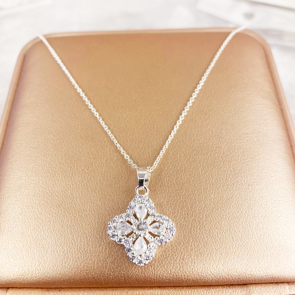  编号42  精致满钻四叶草吊坠项链 （无礼盒）