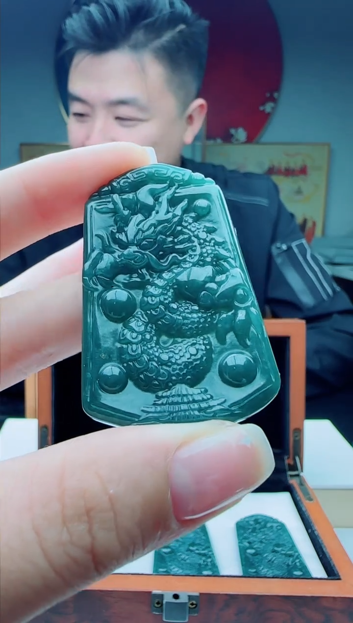 颈饰未镶嵌翡翠多样性发其一