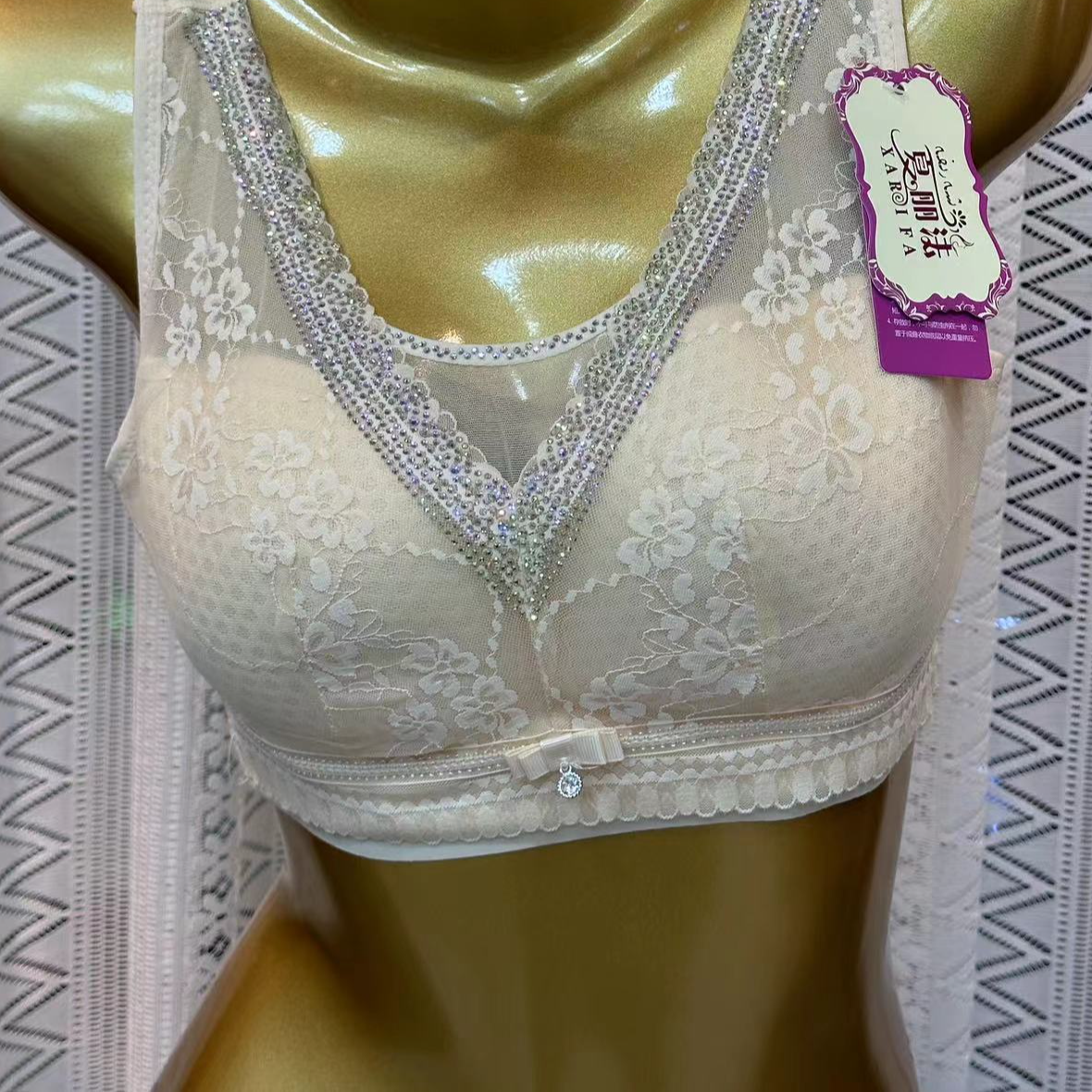 xarifa特价款单件文胸薄款烫钻大胸显小舒适无钢圈8997