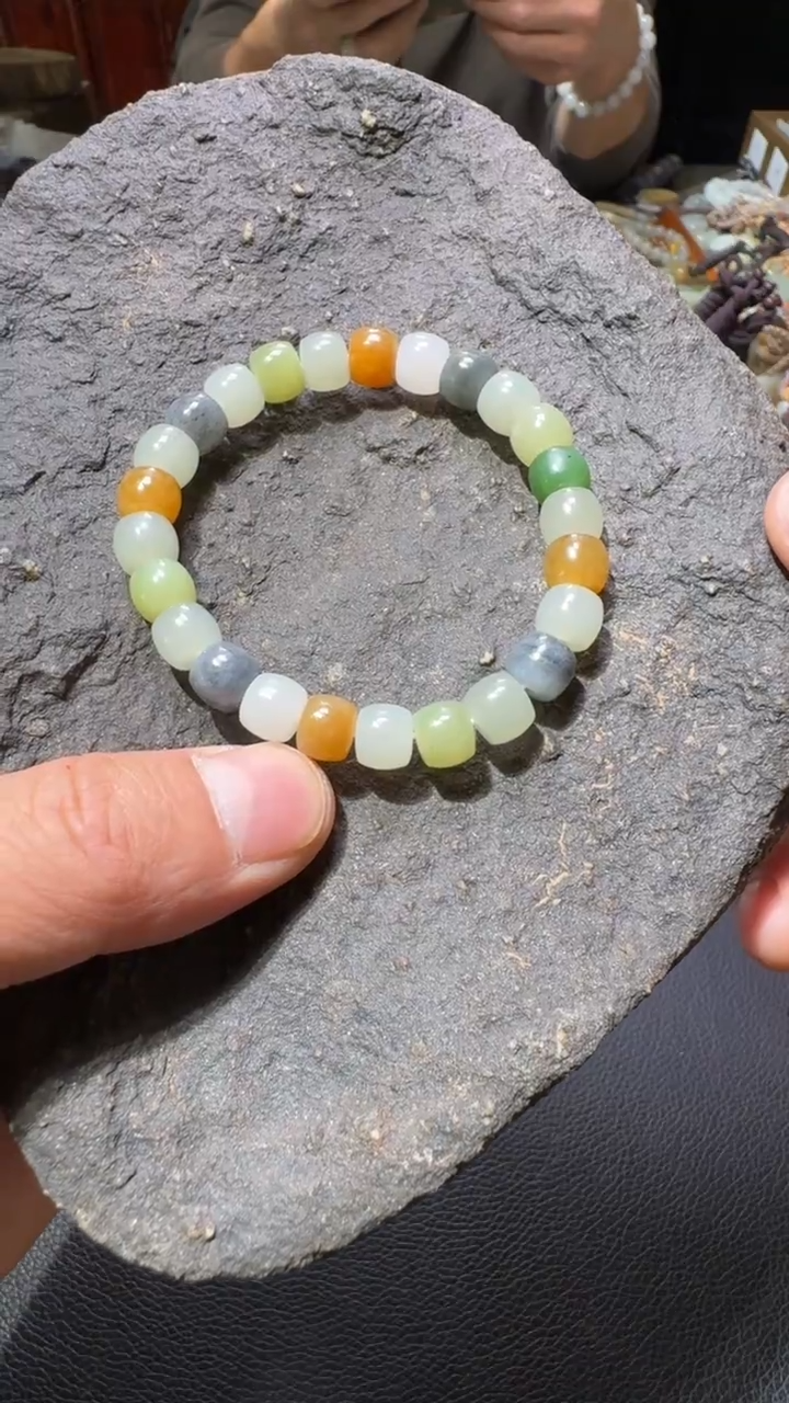 颈饰未镶嵌和田玉手串