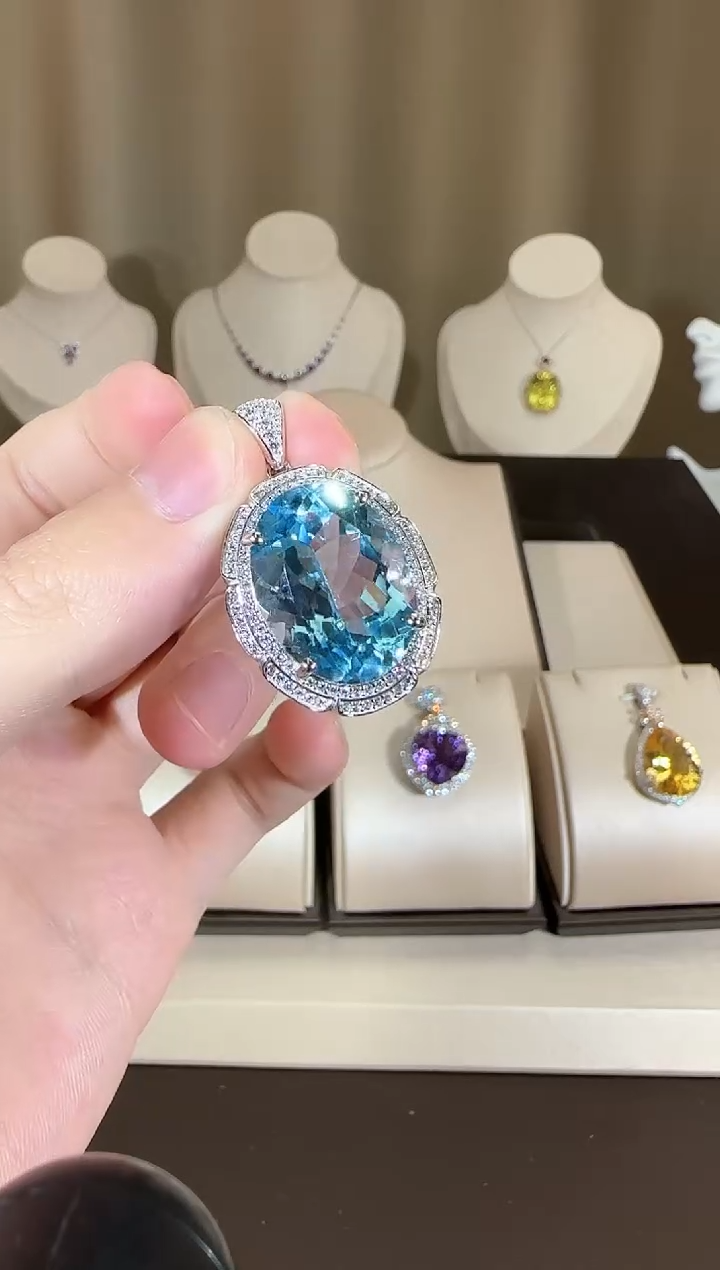 【闪购商品】托帕石颈饰银S925镶嵌15*20mm