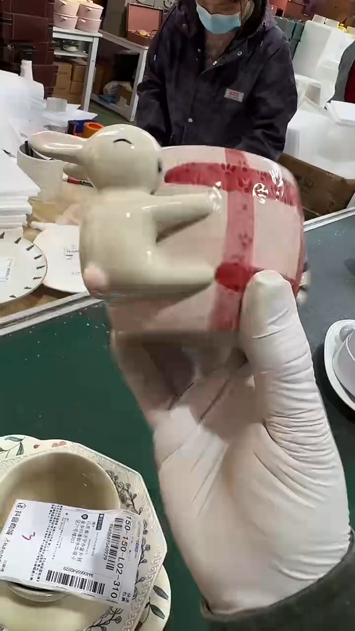 陶瓷兔子杯 微瑕凑满20元包邮