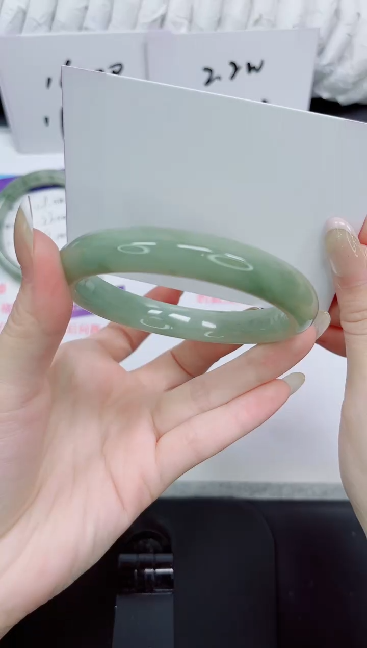 石英质玉手镯未镶嵌120