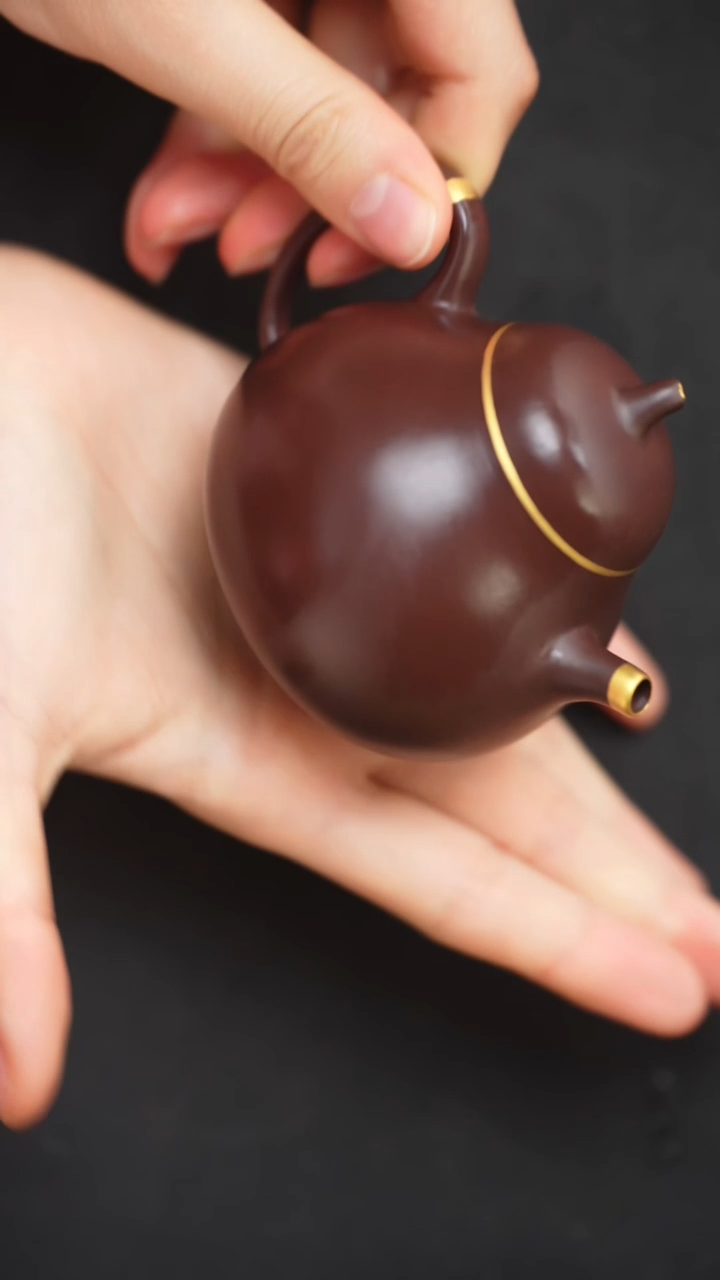 【闪购商品】紫砂茶壶紫茄泥描金茄瓜150CC