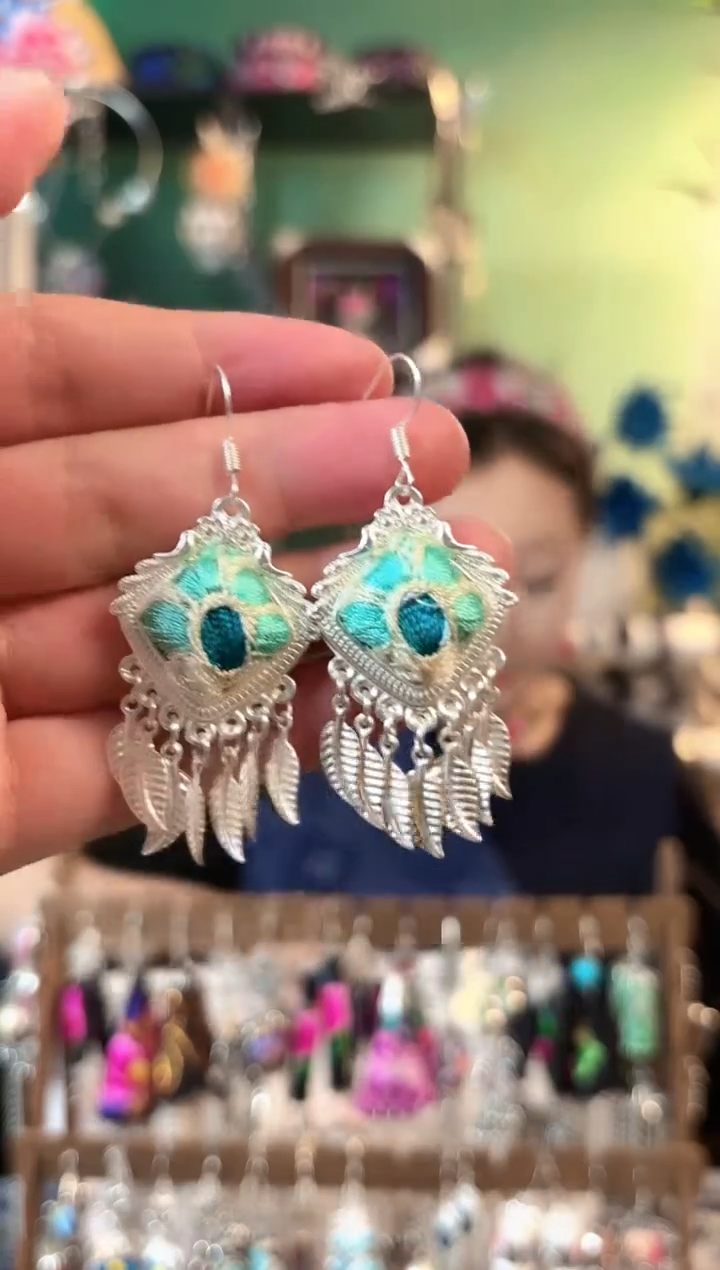 织绣彩云南阁非遗老绣饰品543