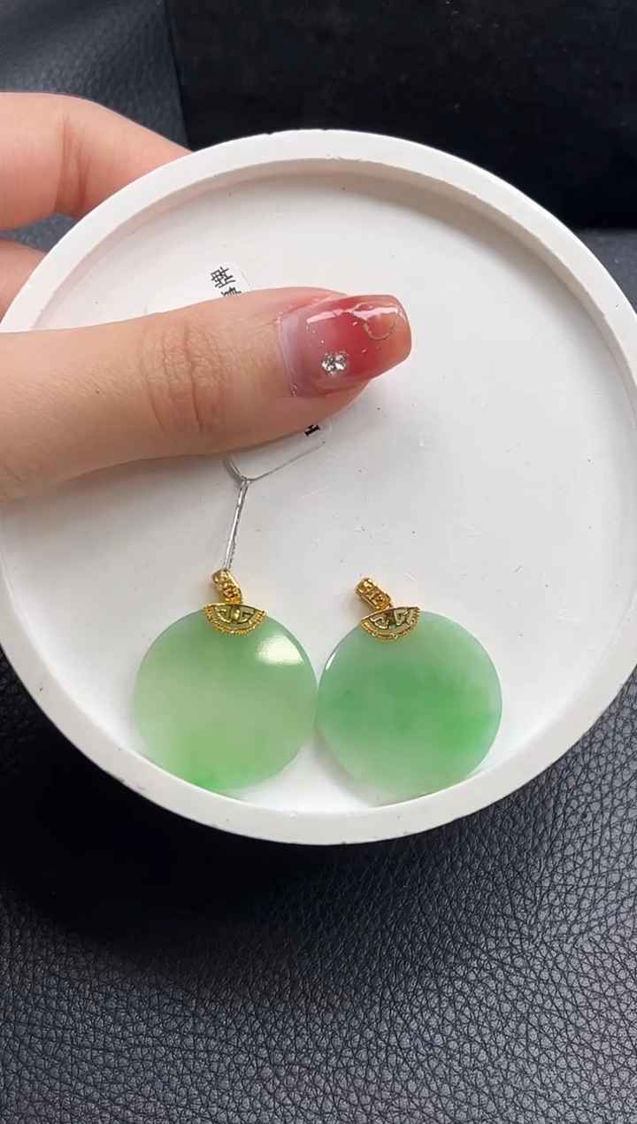 【闪购商品】翡翠颈饰18K金镶嵌无事牌多样性发1件