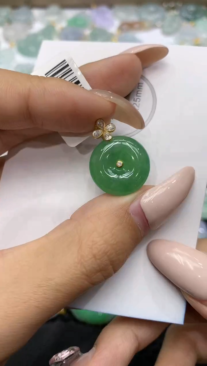 颈饰18K金镶嵌翡翠111111111111