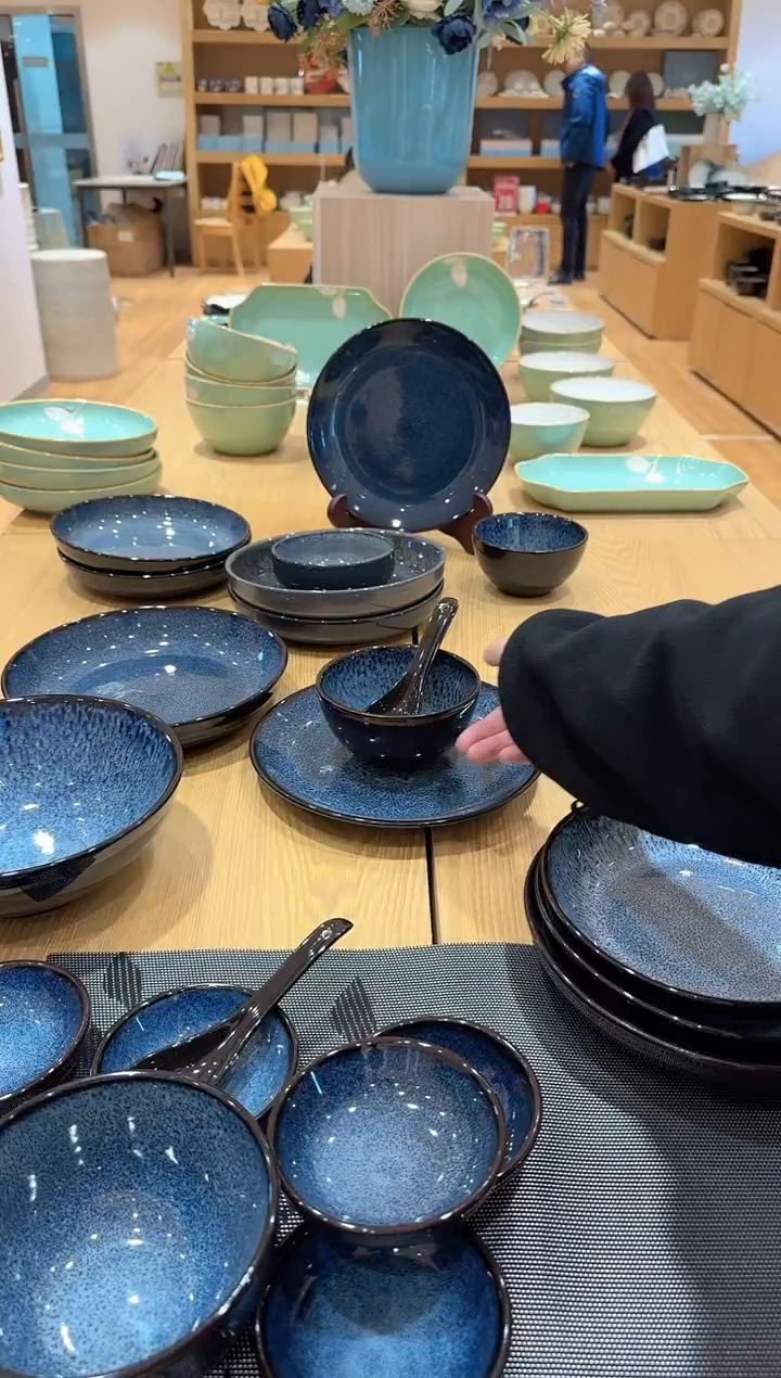 陶用****1星空4个碗和2个7.5英寸汤盘