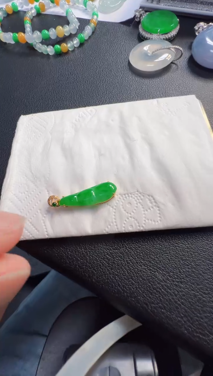 吊坠(不含链)18K金镶嵌翡翠1280