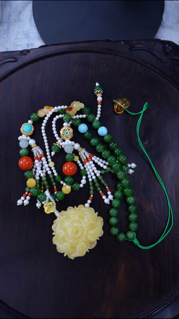 琥珀颈饰未镶嵌1.4日 多样性发其一