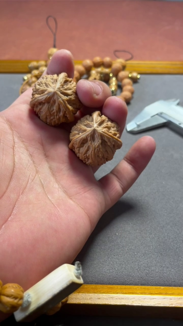 【闪购商品】文玩核桃把件御龙粗筋