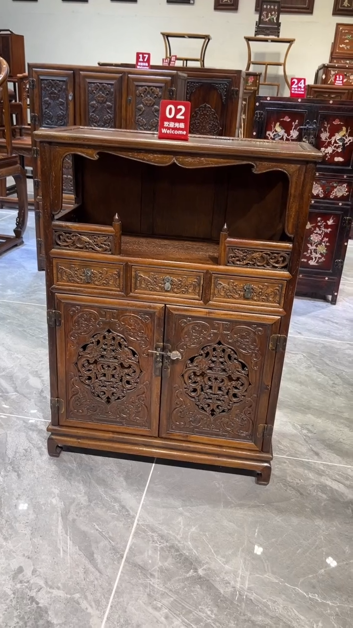 木缅花雕刻万历柜