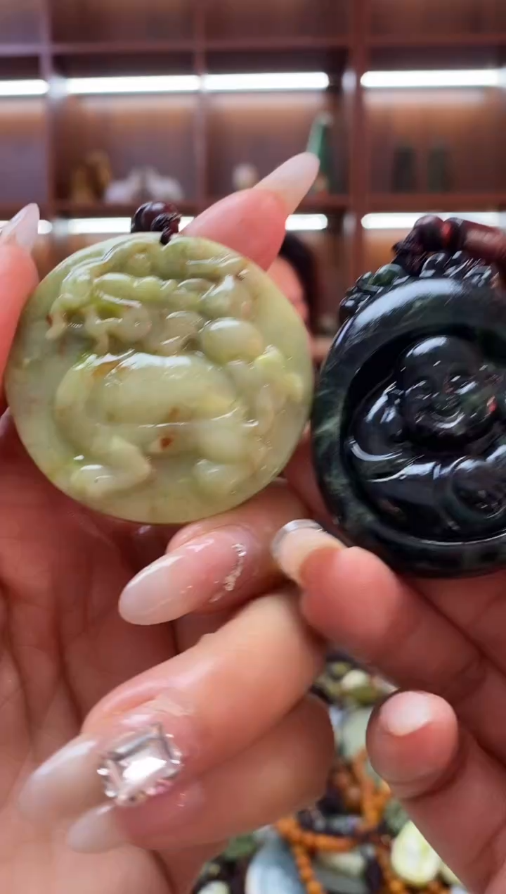 未镶嵌岫玉吊坠拍一发二