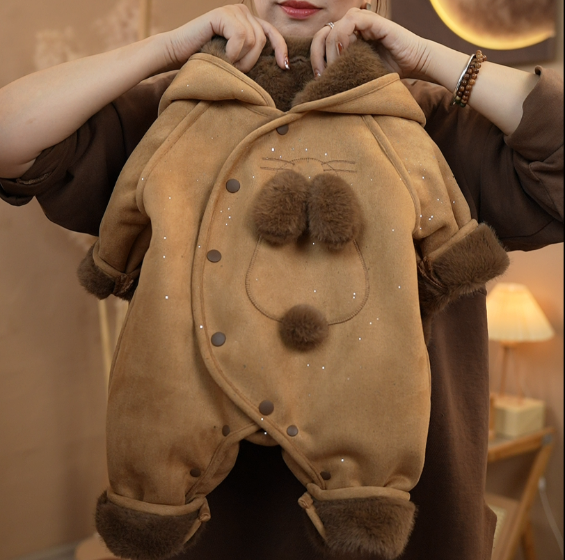 秋冬新款儿童加绒连身衣新生儿宝宝连帽衣服婴幼儿外出服保暖哈衣