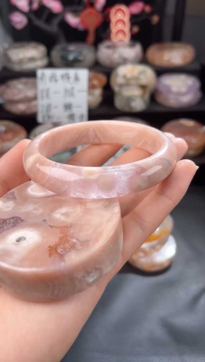 【闪购商品】石英质玉手镯未镶嵌62