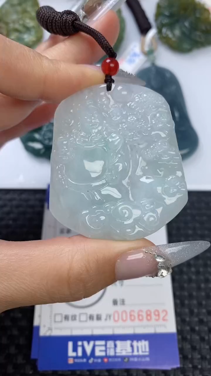 【闪购商品】翡翠颈饰未镶嵌1111111111111111