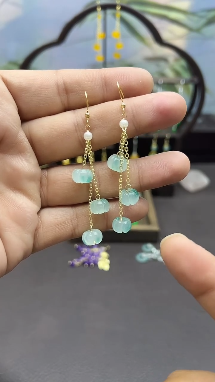 未镶嵌石英质玉（天山翠）耳饰217