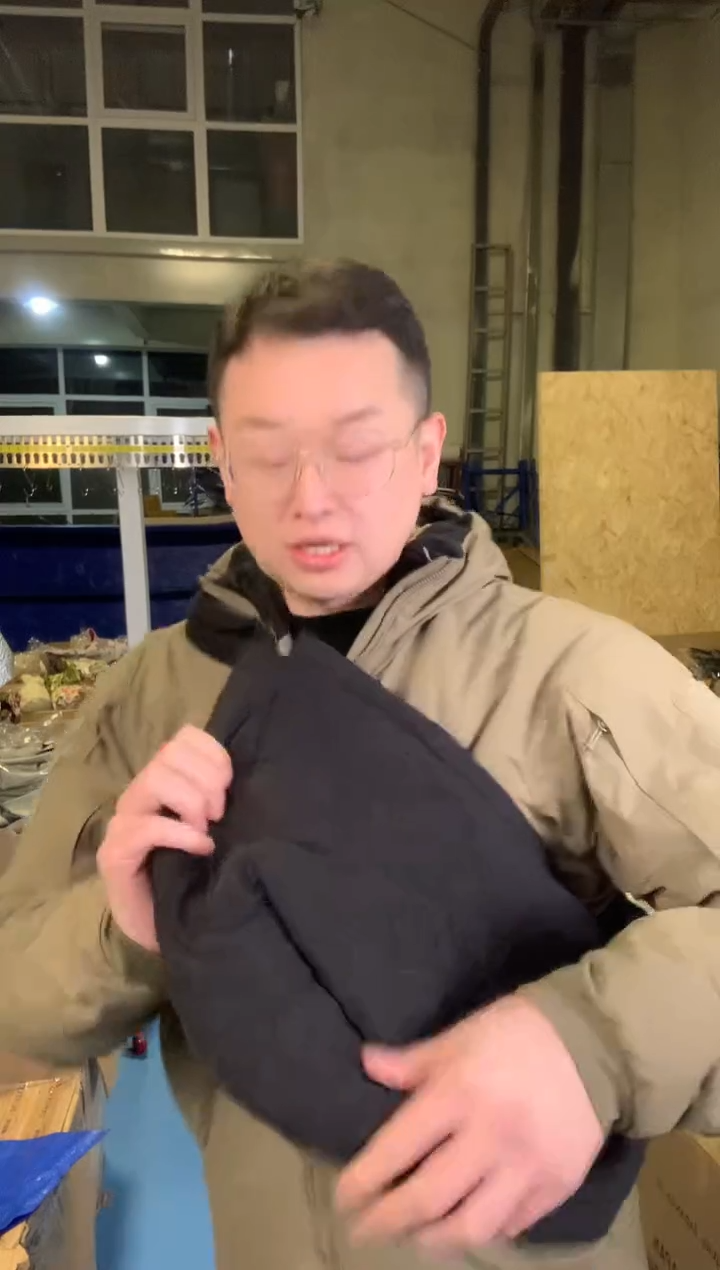 纯棉拉链刺绣包包