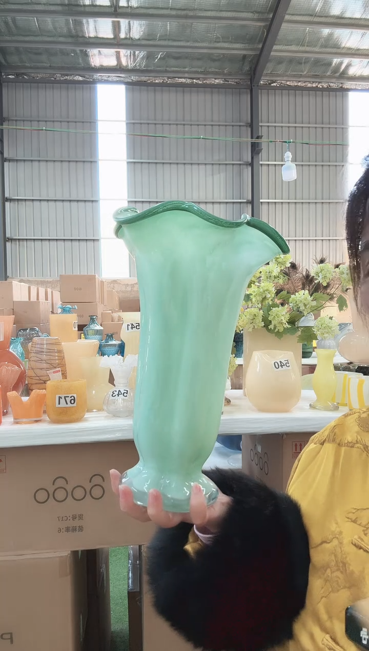 530直播玻璃花瓶