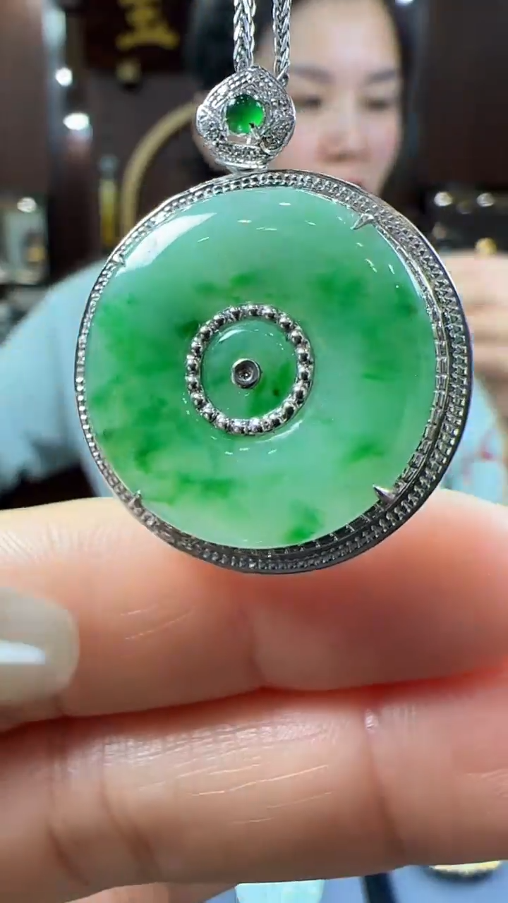 【闪购商品】翡翠挂件18K金镶嵌平安扣不含链