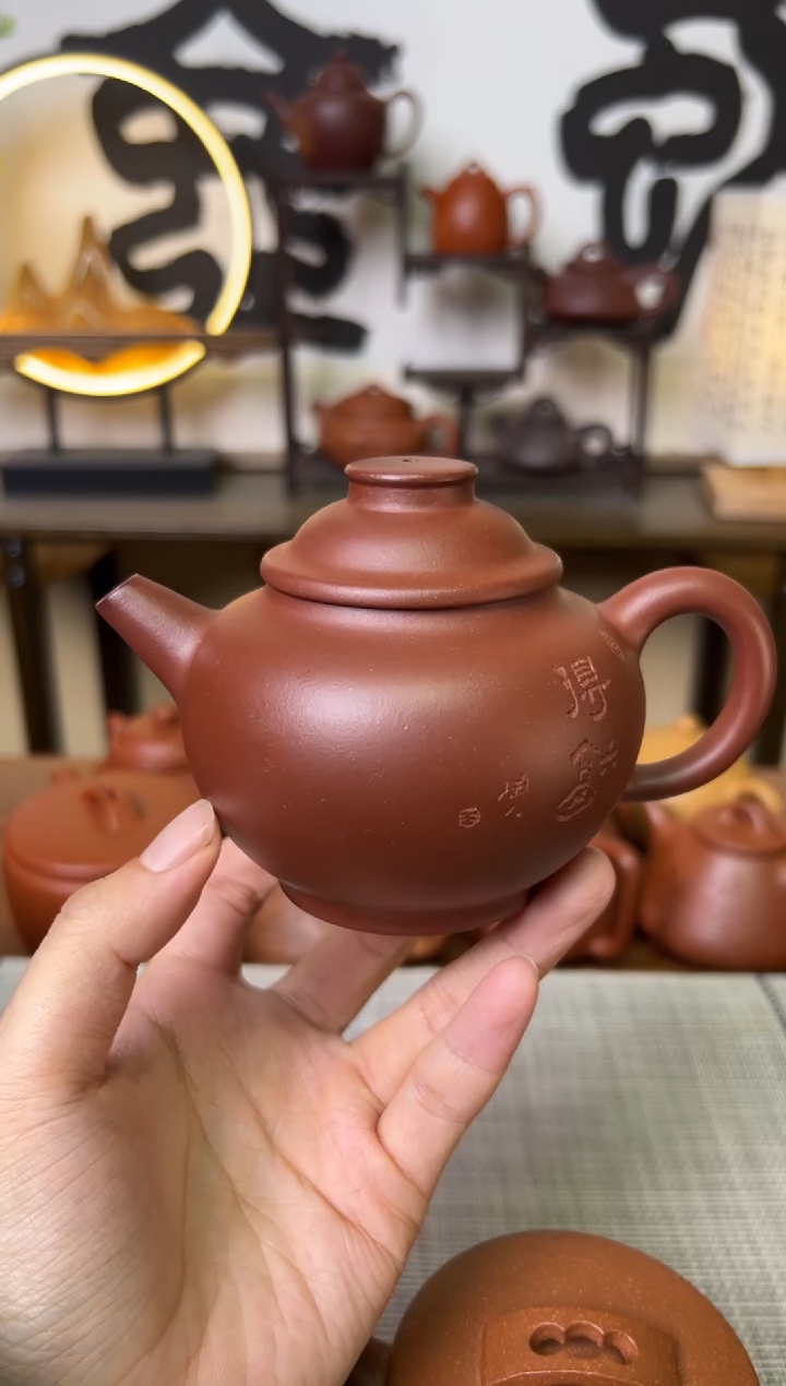 【闪购商品】紫泥茶壶巨轮壶刻绘220CC