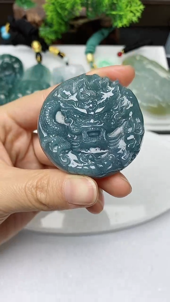 【闪购商品】翡翠颈饰未镶嵌          