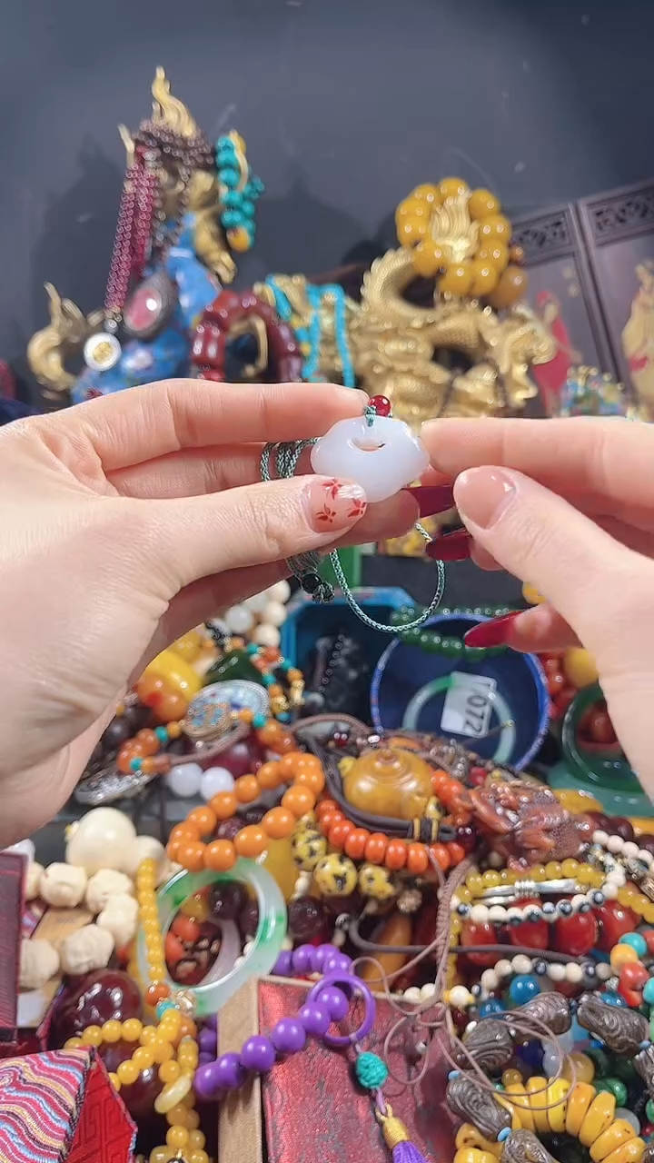 【闪购商品】和田玉颈饰未镶嵌【闪购商品】平安锁和田玉1