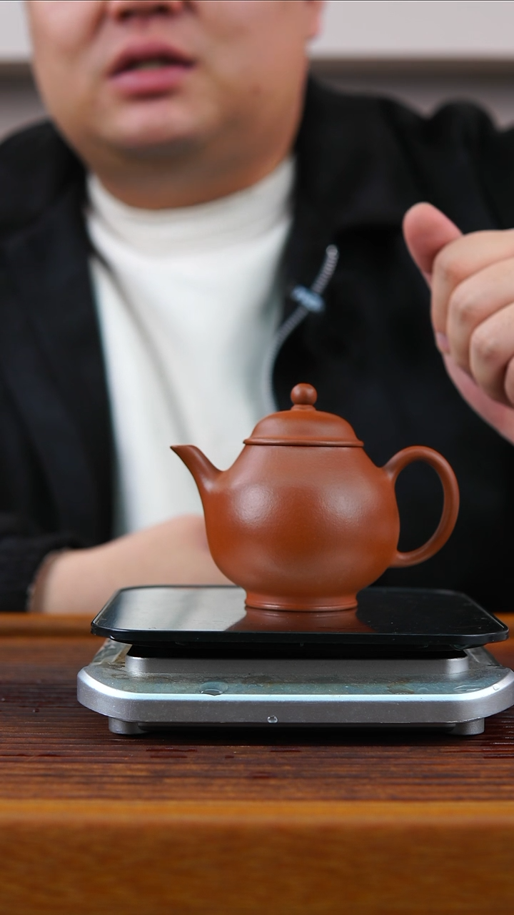 茶壶紫砂朱泥底足潘壶140CC
