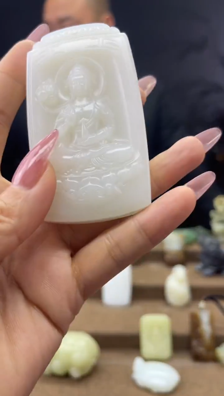 颈饰未镶嵌和田玉1