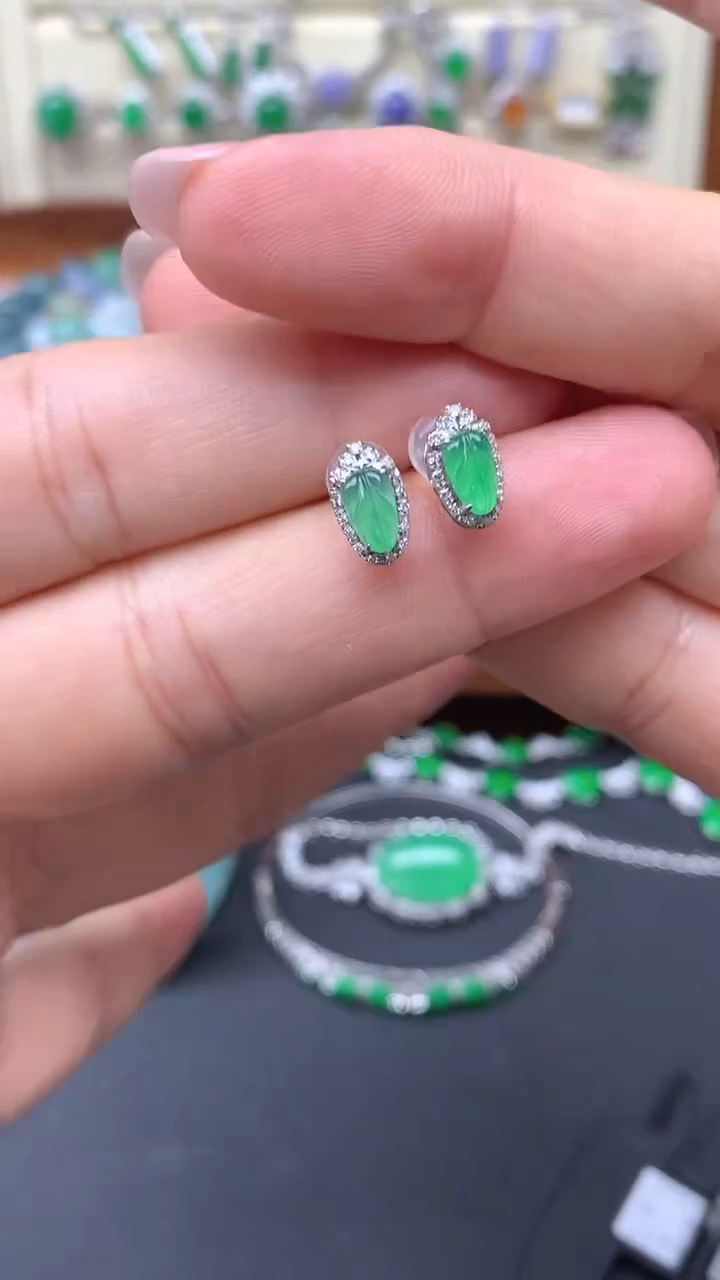 【闪购商品】翡翠耳饰18K金镶嵌177-天然翡翠